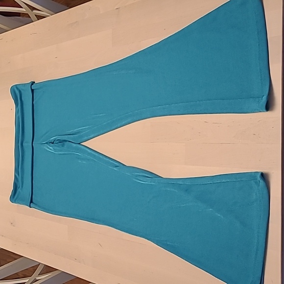 Urban Outfitters Pants - EUC Urban Outfitters Fold Fown Fit n' Flare Fold Down Pants